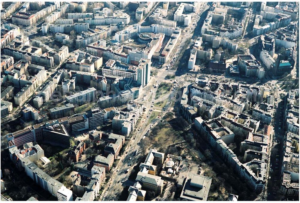 Berlin – Wilmersdorf from the bird's eye view: 05.03.2004 Wohngebiet an der Kreuzung Bundesallee, Hohenzollerndamm, Nachodstraße mit Blick in Richtung Bahnhof Zoo / Gedächtniskirche mit dem IBB-Hochhaus und dem Park an der Meier-Otto-Straße in Berlin-Wilmersdorf