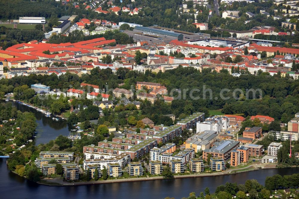 Aerial image Berlin - Residential area Am Krusenick on the banks of the river Müggelspree in Berlin Köpenick. On the former site of the Glanzfabrik high-end residential installations are being developed. View over the Köpenick area of ??Berlin