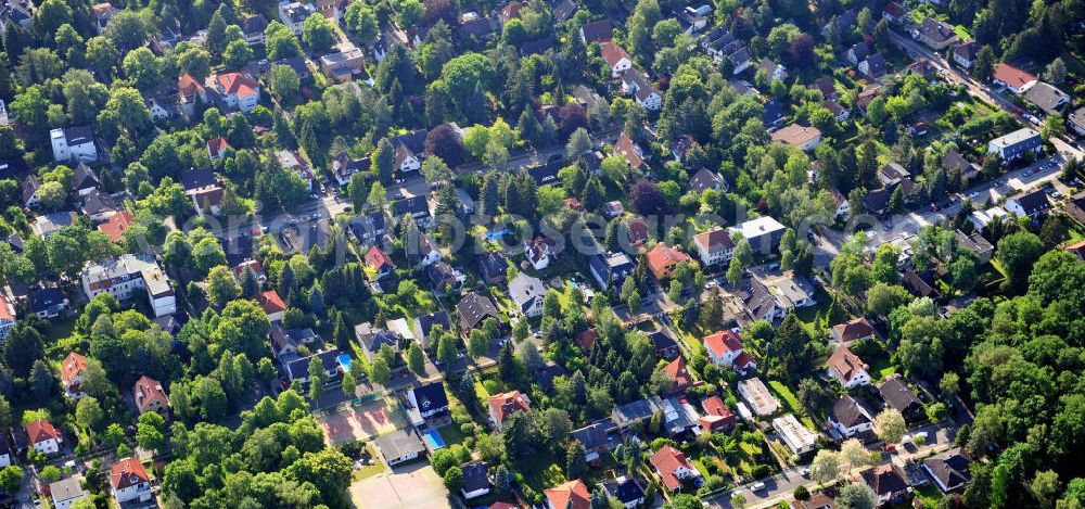 Berlin Lichtenrade from above - Wohngebiet an der Krüger Straße, Paetschstraße, Wolziger Straße und Hohenzollernstraße in Berlin Lichtenrade. Housing area in the Lichtenrade district.