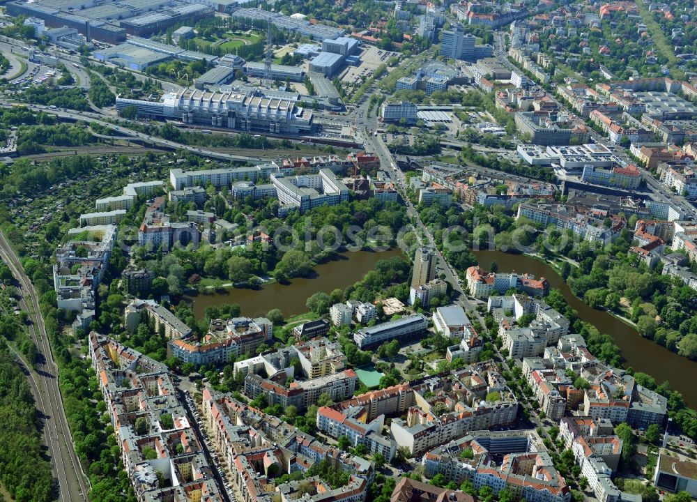 Berlin from the bird's eye view: Residential area on Lietzenseepark at the New Kant Strasse in Berlin Charlottenburg