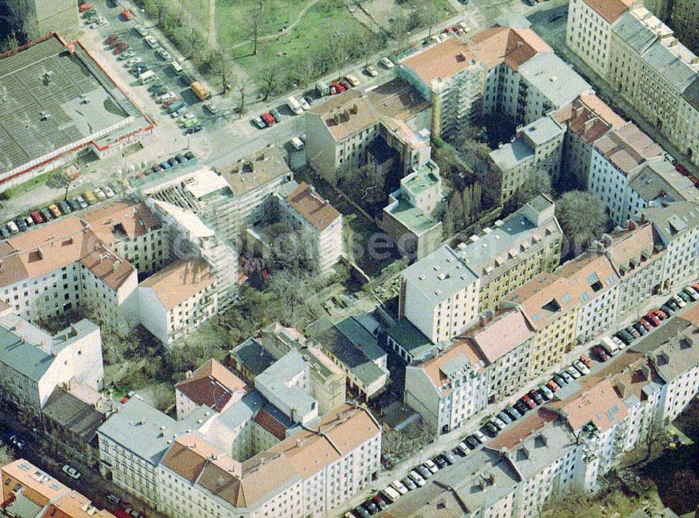 Aerial photograph Berlin - Prenzlauer - Berg - Wohngebiet an der Lottumstraße 12 in Berlin - Prenzlauer - Berg.