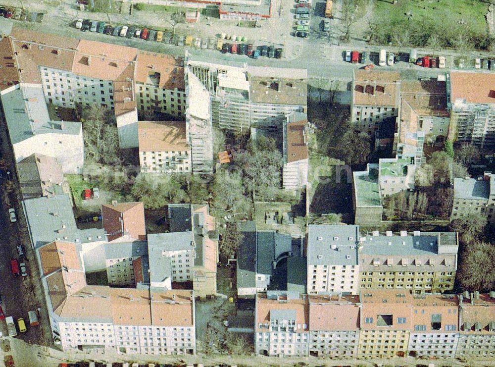 Berlin - Prenzlauer - Berg from above - Wohngebiet an der Lottumstraße 12 in Berlin - Prenzlauer - Berg.