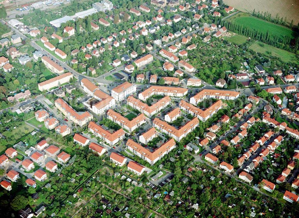 Dresden - Niedersedlitz from the bird's eye view: Wohngebiet an der Lugauer Straße / Germanienweg in Dresden - Niedersedlitz - ein Projekt der MÜBAU.