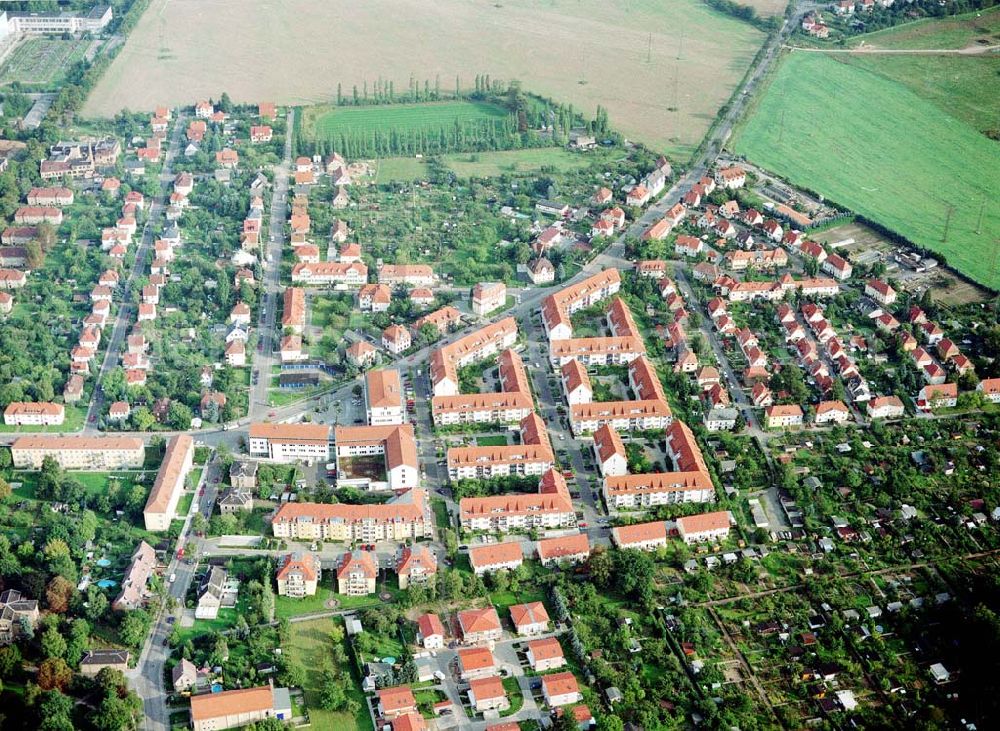 Dresden - Niedersedlitz from the bird's eye view: Wohngebiet an der Lugauer Straße / Germanienweg in Dresden - Niedersedlitz - ein Projekt der MÜBAU.