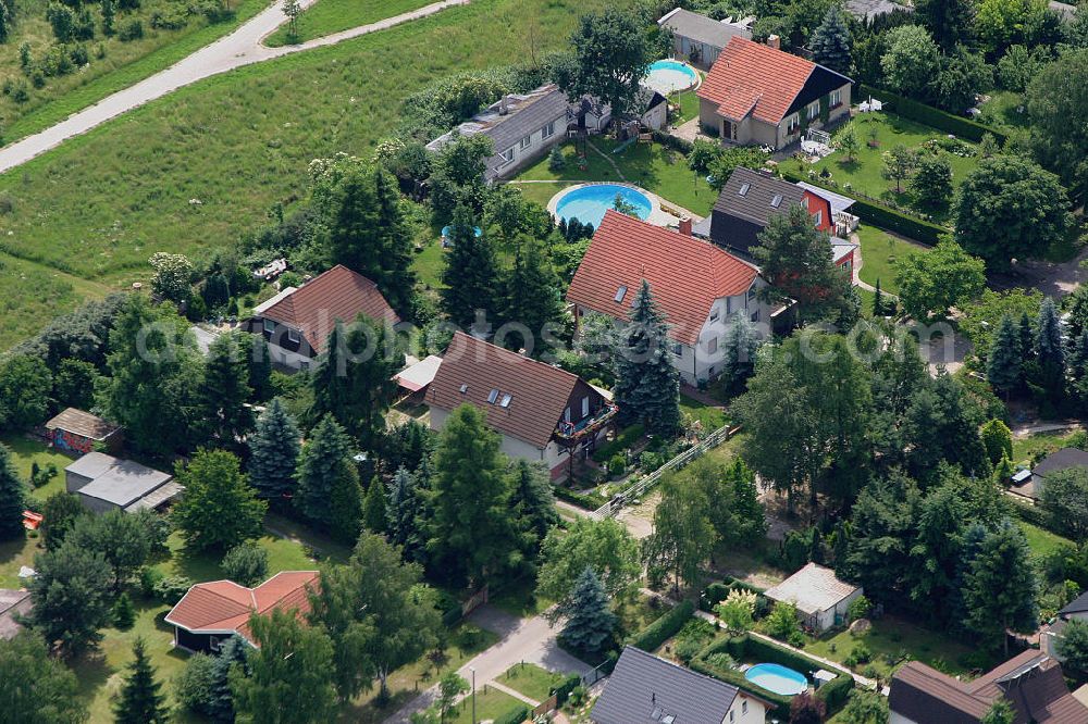 Aerial image Berlin - Blick auf das Einfamilienhaus - Neubauwohngebiet im Musikerviertel an der Lotzingerstraße , Händelstraße , Bachstraße in Mahlsdorf.