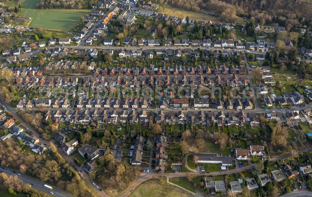 Mülheim from the bird's eye view: Residential Mausegattsiedlung Mülheim with historic row houses and backyard gardens in Mülheim in the state of North Rhine-Westphalia