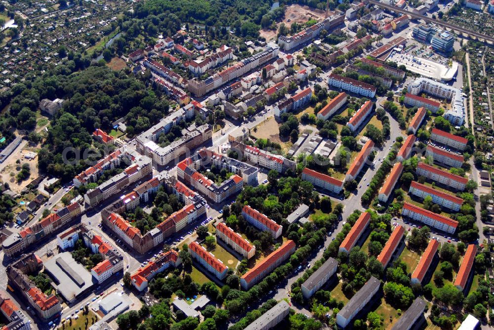 Aerial image Möckern - Blick auf das Wohngebiet in Möckern. Möckern ist eine Kleinstadt mit einer über 1000-jährigen Geschichte. Zwischen Magdeburg und Berlin liegt Möckern im Jerichower Land. Westlich erstrecken sich ausgedehnte Ackerflächen mit eingestreuten Baum- und Buschreihen bis zu den Ufern der Elbe vor der Landeshauptstadt Magdeburg. Sehenswürdigkeiten sind u.a. die St.-Laurentius-Kirche und das Schloss Möckern mit Englischem Landschaftspark.