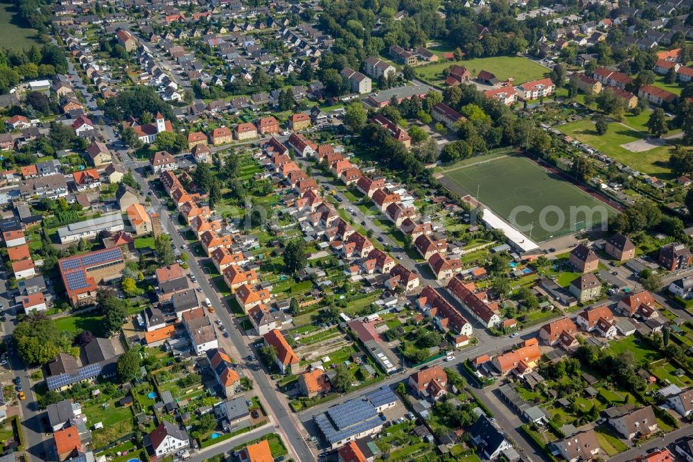 Aerial photograph Ahlen - Residential area of a multi-family house settlement in Ahlen in the state North Rhine-Westphalia