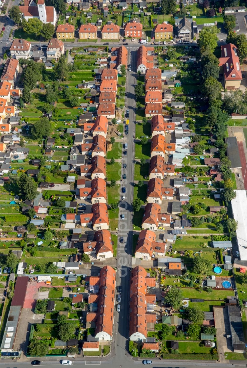 Ahlen from the bird's eye view: Residential area of a multi-family house settlement in Ahlen in the state North Rhine-Westphalia