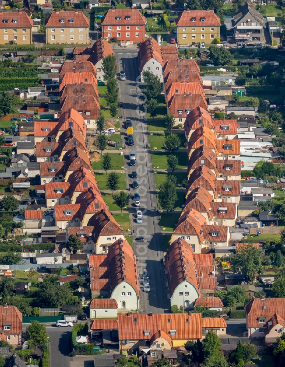 Aerial image Ahlen - Residential area of a multi-family house settlement in Ahlen in the state North Rhine-Westphalia