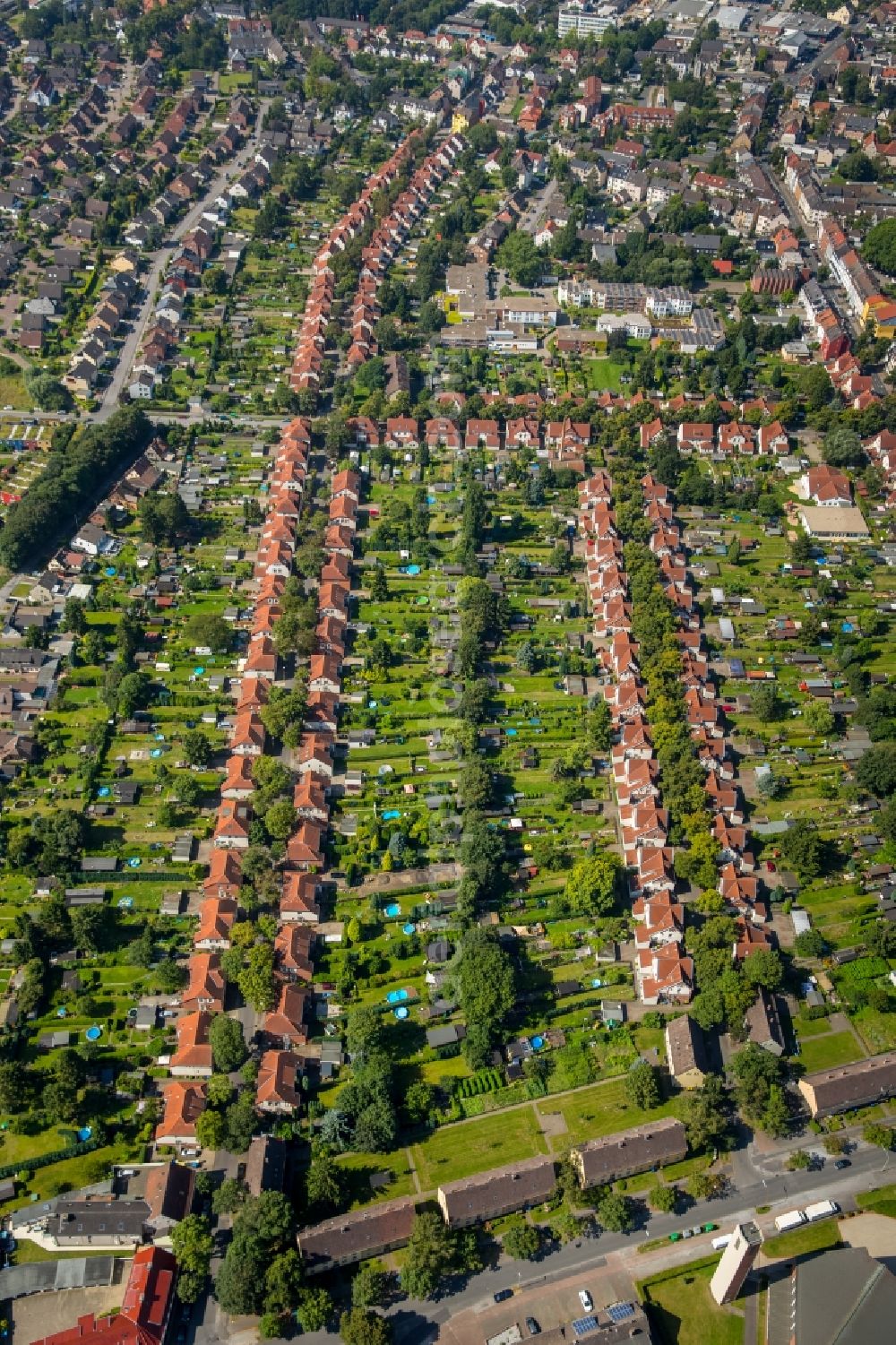 Aerial photograph Lünen - Residential area of the multi-family house settlement Alte Kolonie Brambauer in Luenen in the state North Rhine-Westphalia