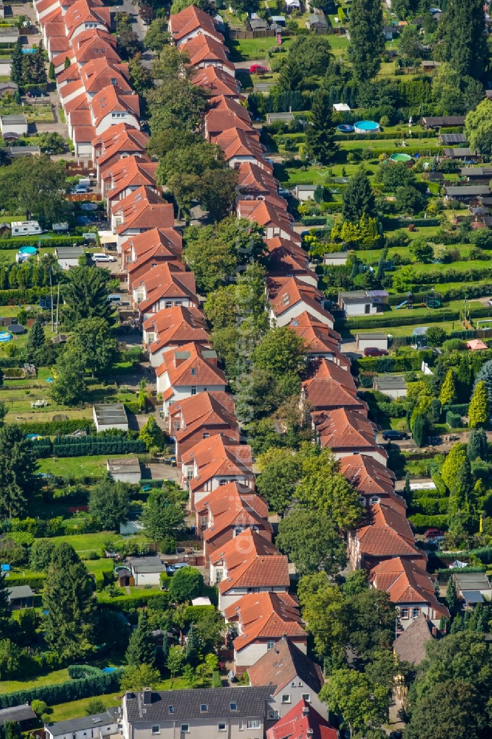 Lünen from the bird's eye view: Residential area of the multi-family house settlement Alte Kolonie Brambauer in Luenen in the state North Rhine-Westphalia