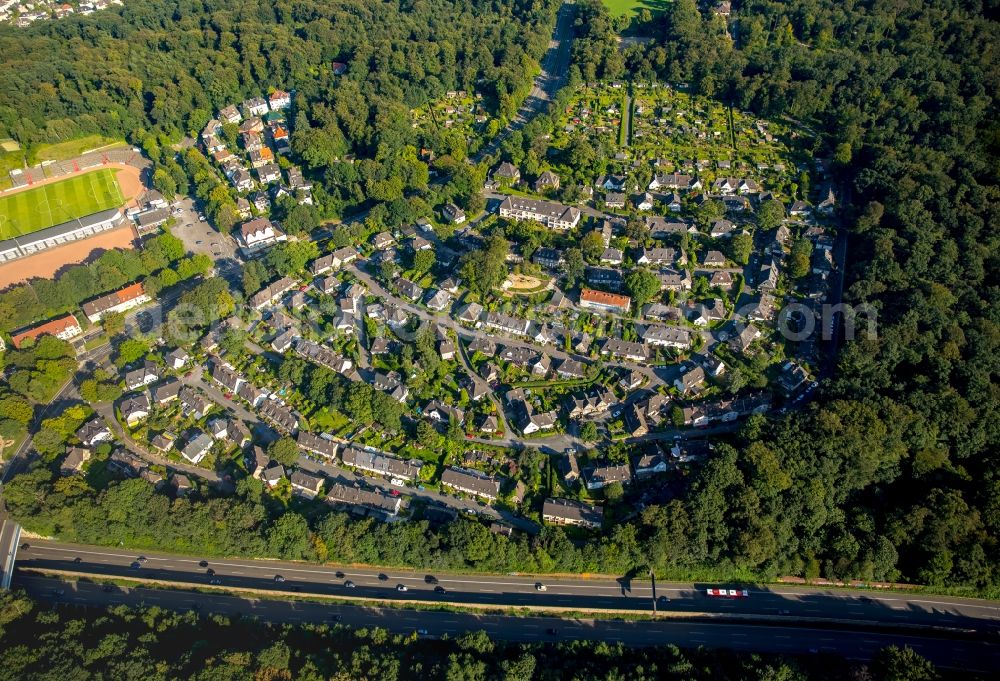 Aerial photograph Essen - Residential area of a multi-family house settlement Altenhof 2 in Essen in the state North Rhine-Westphalia