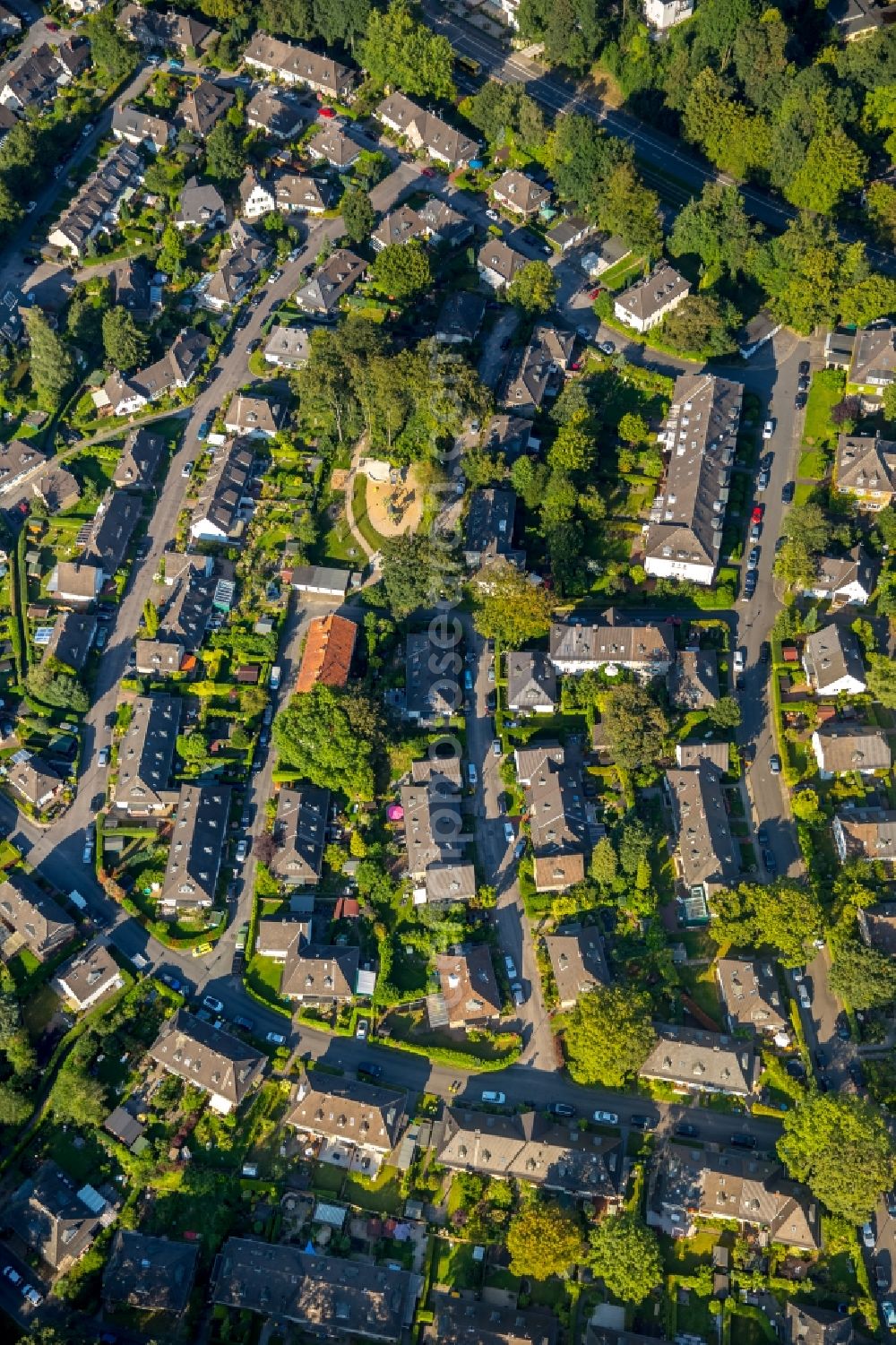 Aerial image Essen - Residential area of a multi-family house settlement Altenhof 2 in Essen in the state North Rhine-Westphalia