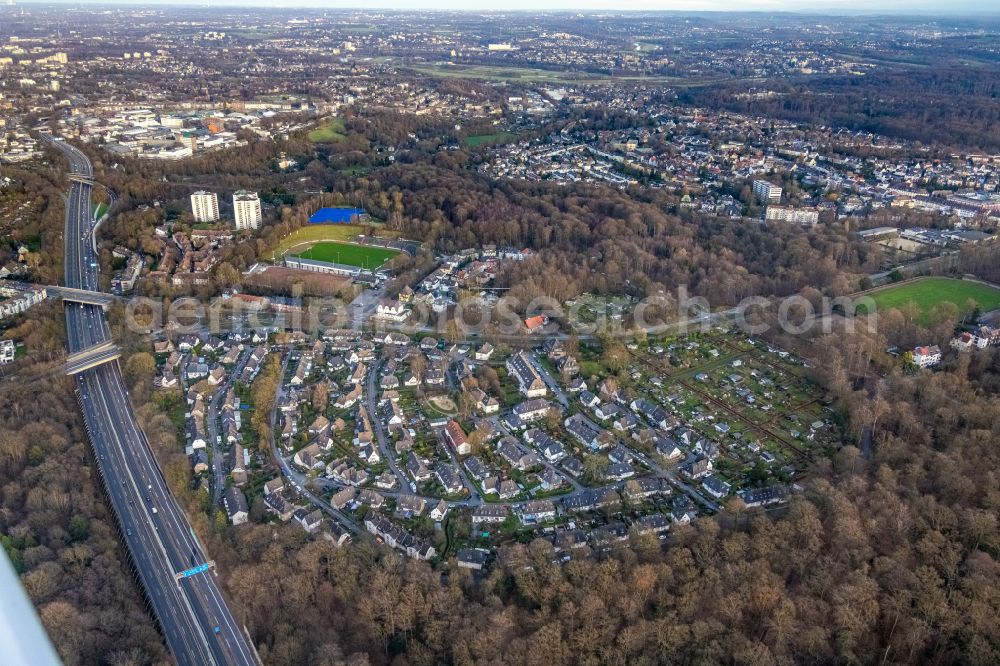 Aerial photograph Essen - Residential area of a multi-family house settlement Altenhof 2 in Essen in the state North Rhine-Westphalia