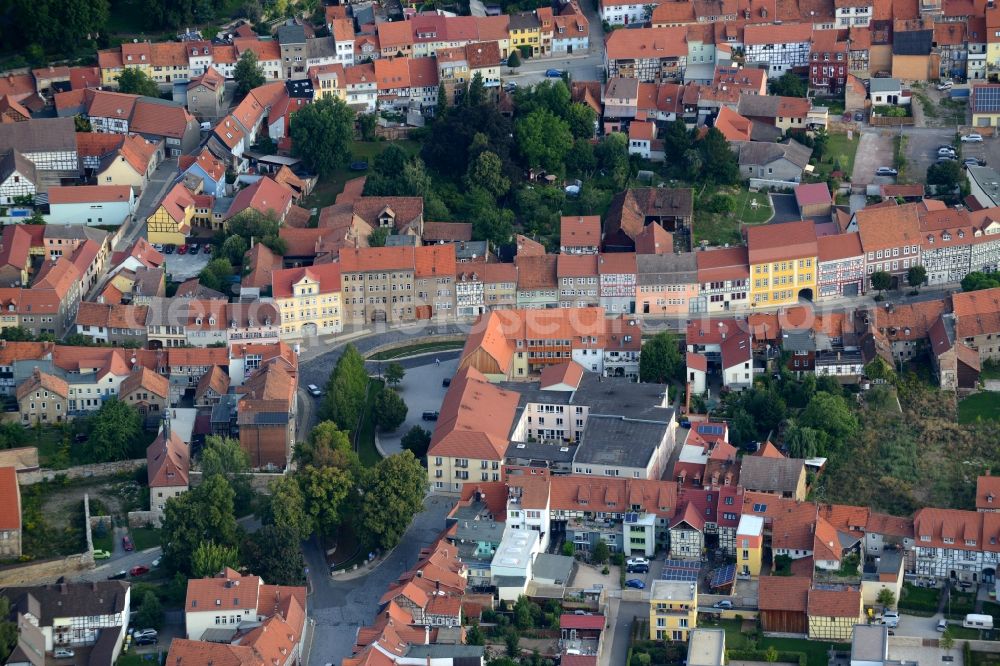 Bad Langensalza from above - Residential area of a multi-family house settlement Lange Strasse in Bad Langensalza in the state Thuringia