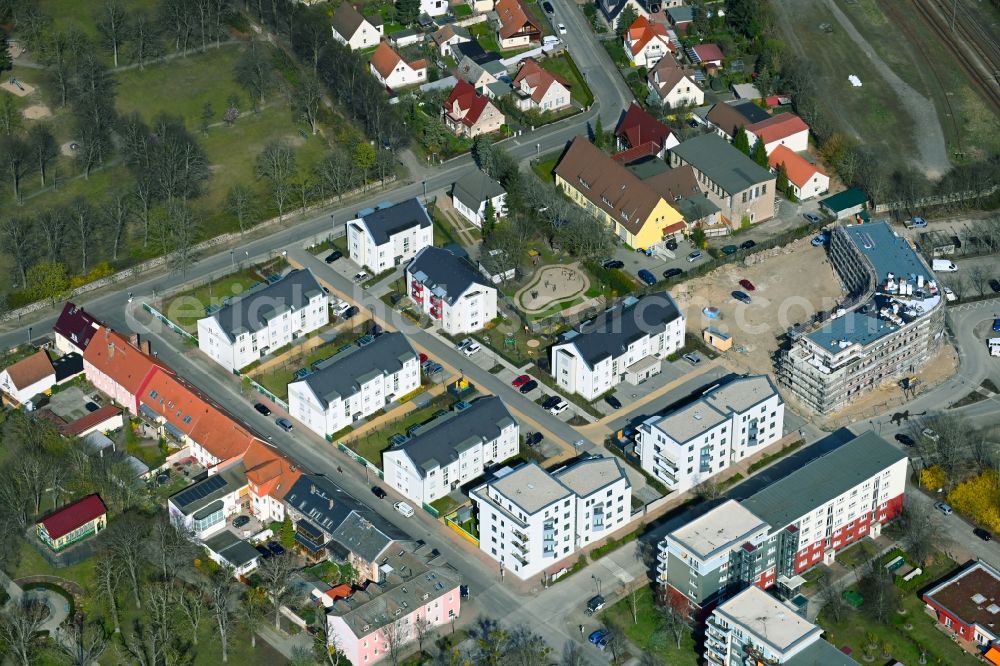 Aerial photograph Schwedt/Oder - Residential area of the multi-family house settlement Bahnhofsquartier in Schwedt/Oder in the state Brandenburg, Germany