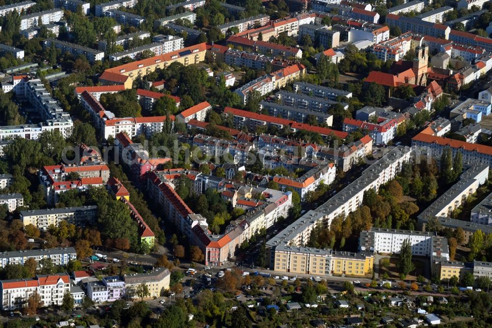 Aerial photograph Berlin - Residential area of the multi-family house settlement Baumschulenstrasse in the district Baumschulenweg in Berlin, Germany