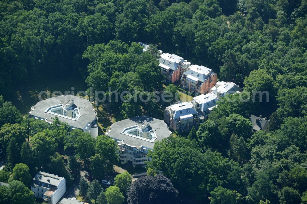 Berlin from the bird's eye view: Roof and wall structures in residential area of a multi-family house settlement Libboldallee in Berlin in Germany