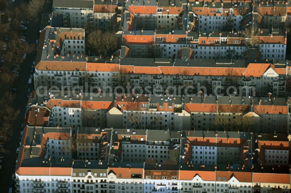 Berlin from the bird's eye view: Roof and wall structures in residential area of a multi-family house settlement on Sonnenallee destrict Neukoelln in Berlin in Germany