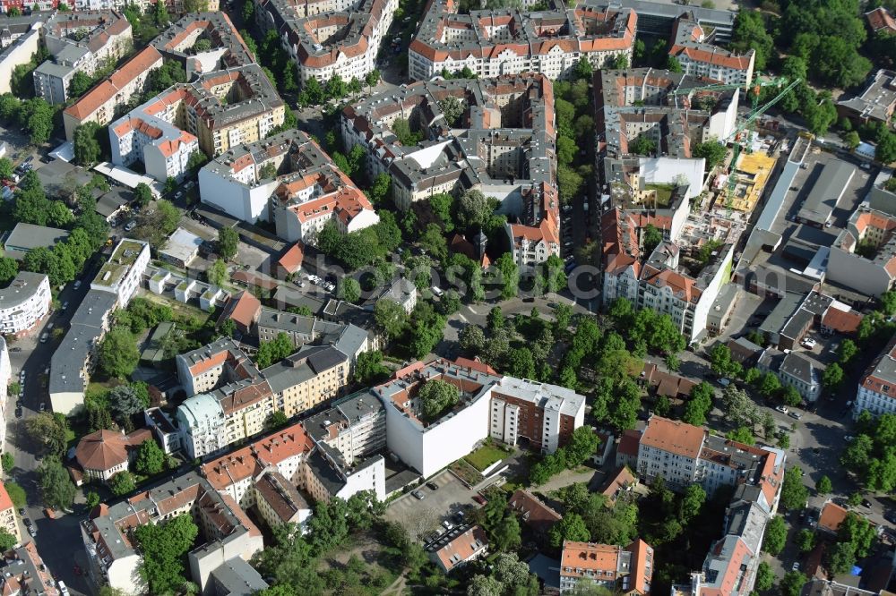 Berlin from above - Residential area of a multi-family house settlement Richardstrasse am Richardplatz im Bezirk Neukoelln in Berlin in Berlin, Germany