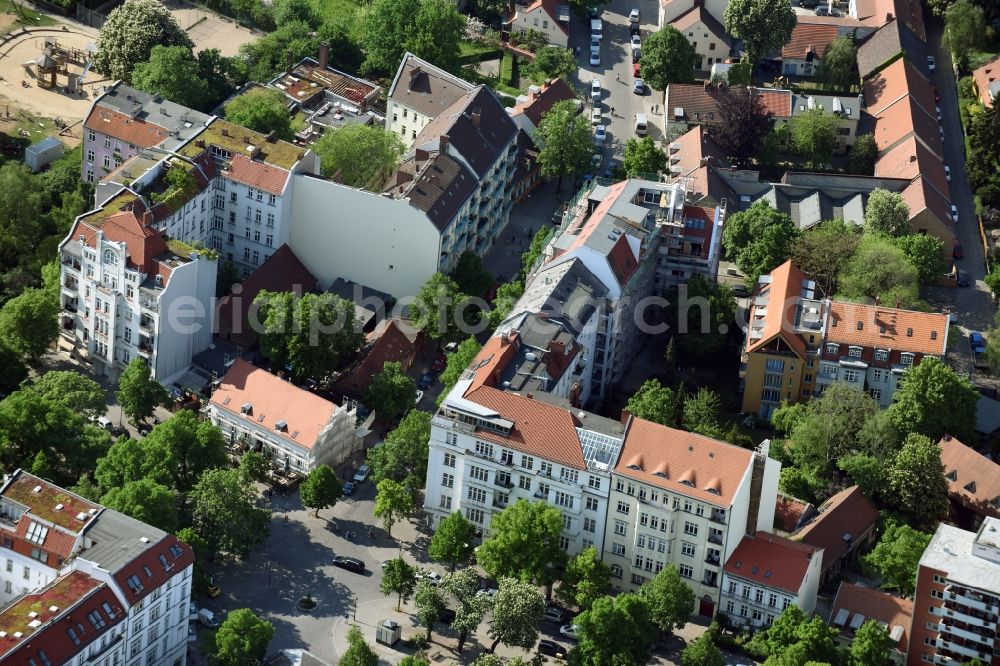 Berlin from above - Residential area of a multi-family house settlement Richardstrasse am Richardplatz im Bezirk Neukoelln in Berlin in Berlin, Germany