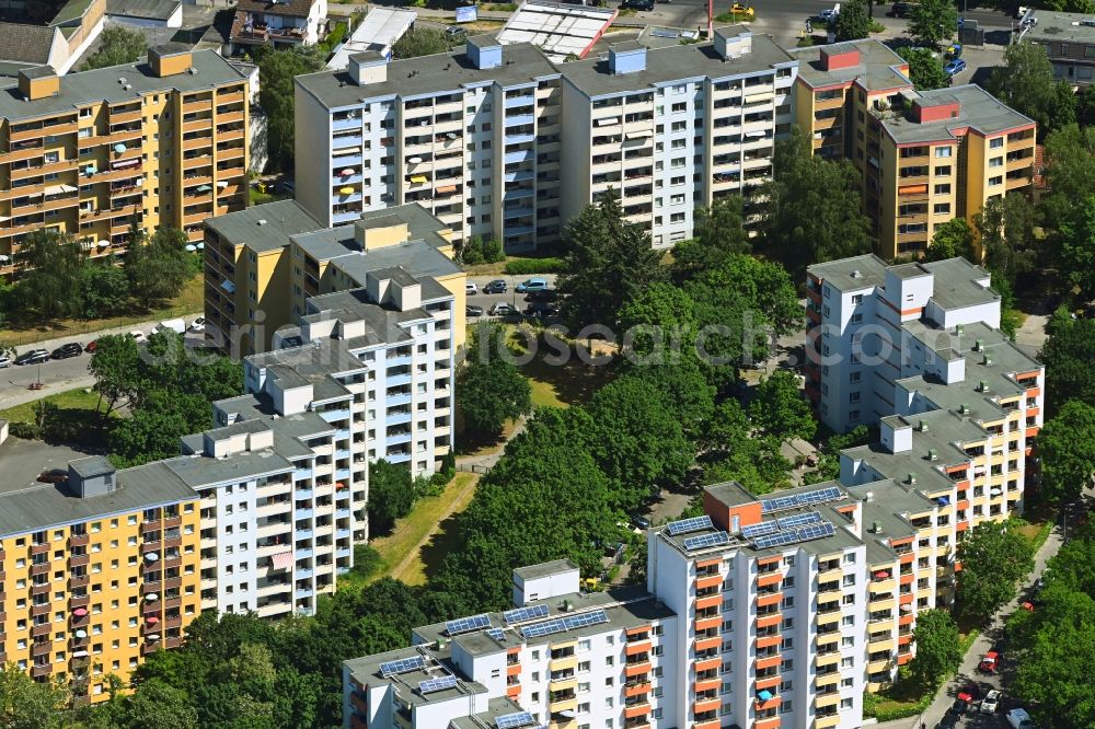 Aerial photograph Berlin - Residential area of the multi-family house settlement on Goldammerstrasse in the district Buckow in Berlin, Germany