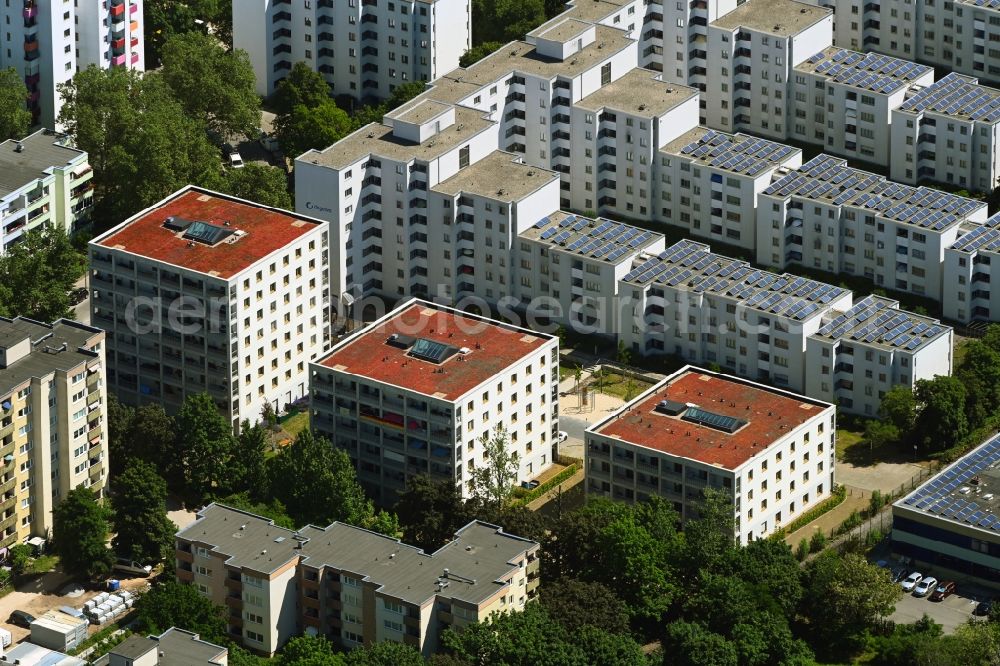 Berlin from the bird's eye view: Residential area of the multi-family house settlement on Feuchtwangerweg in the district Buckow in Berlin, Germany
