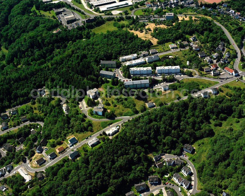 Algenrodt from the bird's eye view: Residential area of the multi-family house settlement Auf dem Bilzacker in Algenrodt in the state Rhineland-Palatinate, Germany