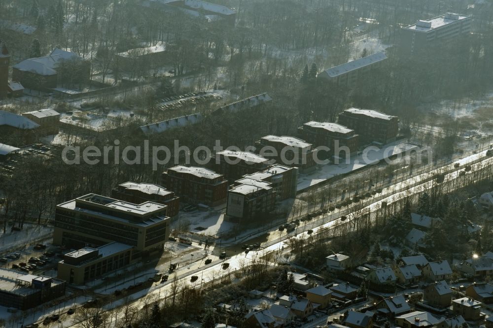 Berlin from the bird's eye view: Residential area of a multi-family house settlement Blumberger Damm in Berlin in Germany