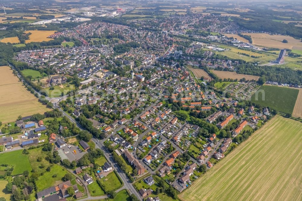 Aerial photograph Bönen - Residential area of the multi-family house settlement in Bönen in the state North Rhine-Westphalia, Germany