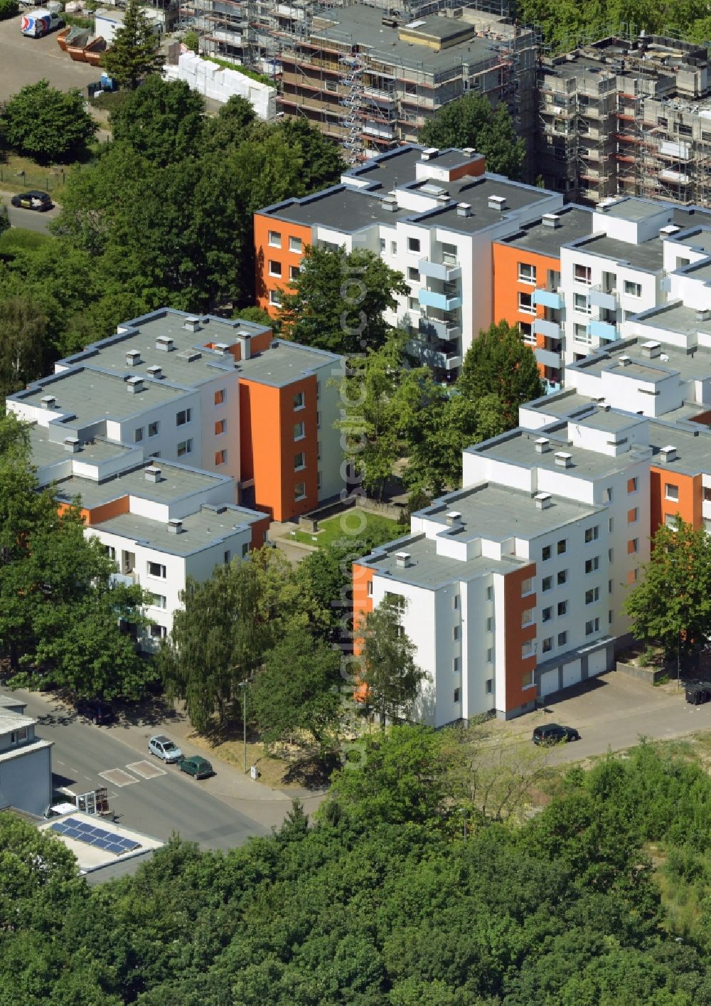 Aerial image Bochum - Roof and wall structures in residential area of a multi-family house settlement Laerholzstrasse in Bochum in the state North Rhine-Westphalia