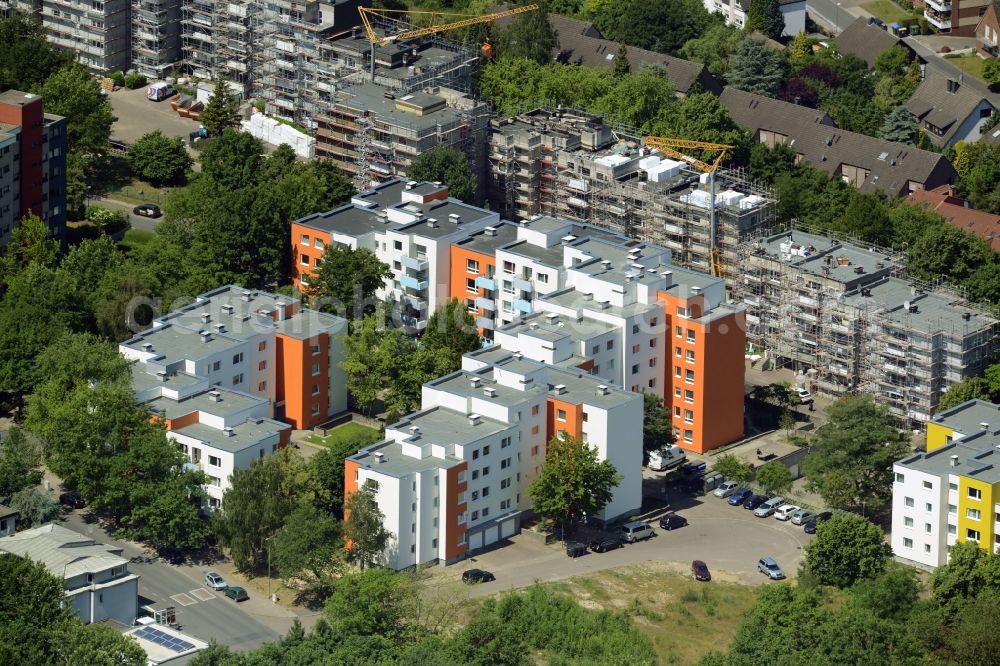 Aerial photograph Bochum - Roof and wall structures in residential area of a multi-family house settlement Laerholzstrasse in Bochum in the state North Rhine-Westphalia