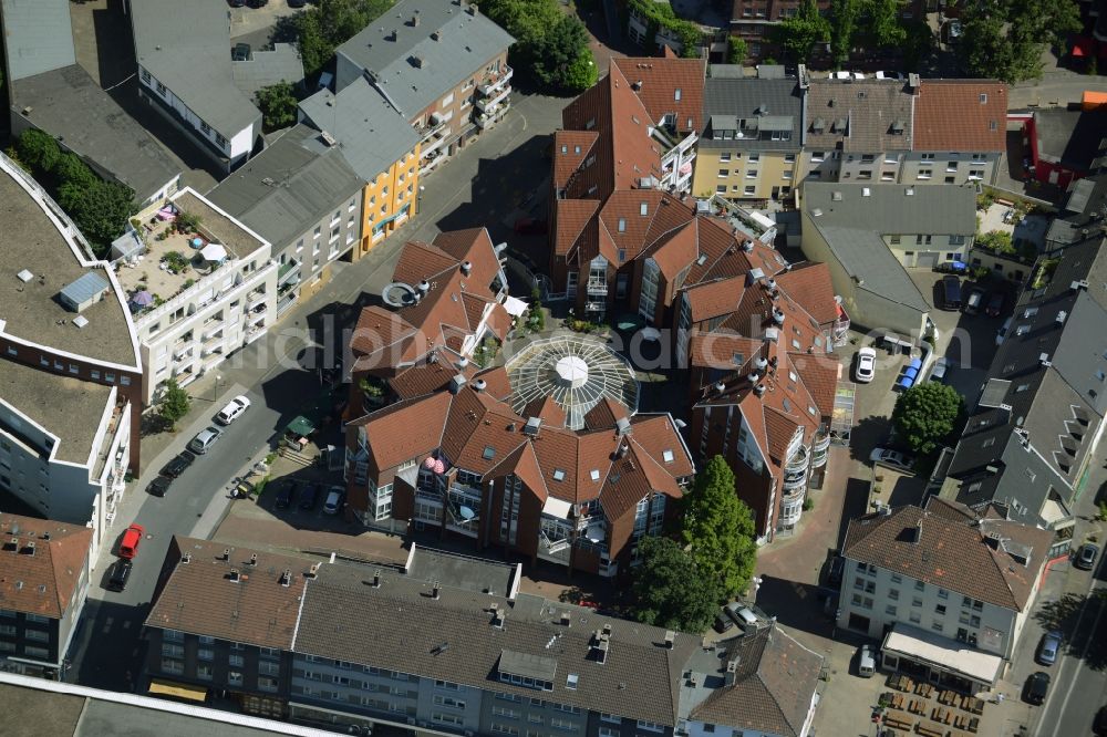 Bochum from above - Roof and wall structures in residential area of a multi-family house settlement Gerberstrasse in Bochum in the state North Rhine-Westphalia