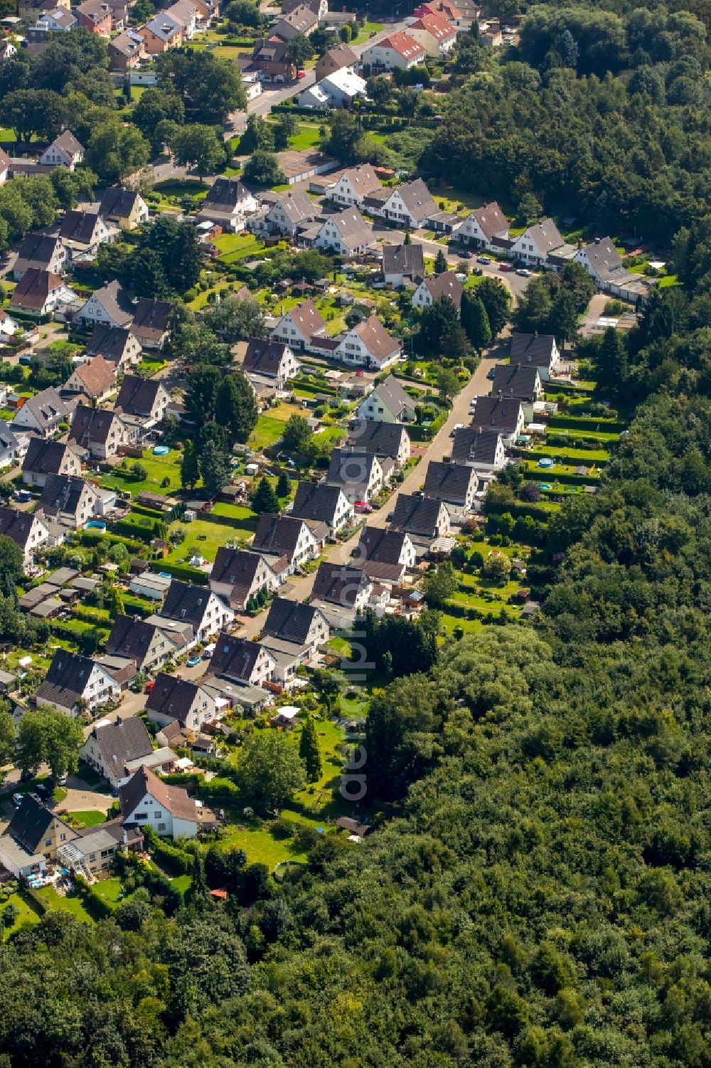 Bochum from above - Multi-family houses at the Heidackerstrasse in Bochum in the state North Rhine-Westphalia