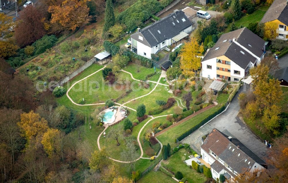 Bochum from the bird's eye view: Residential area of a multi-family house settlement in Bochum in the state North Rhine-Westphalia