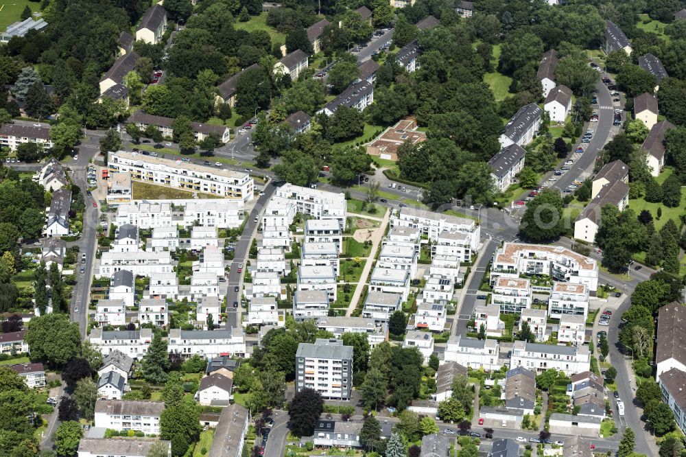 Bonn from above - Residential area of the multi-family house settlement on street Hannah-Arendt-Strasse in the district Plittersdorf in Bonn in the state North Rhine-Westphalia, Germany