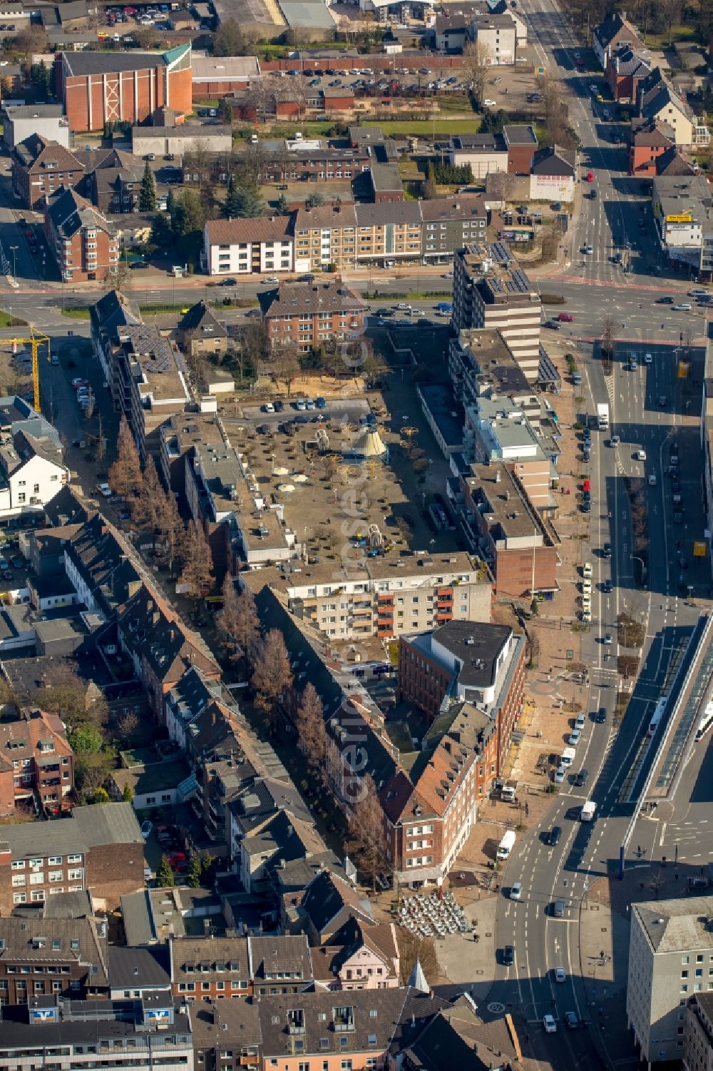 Bottrop from the bird's eye view: Residential area of a multi-family house settlement Horster Strasse und Gladbecker Strasse in Bottrop in the state North Rhine-Westphalia