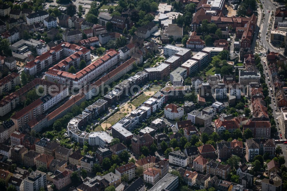 Aerial image Braunschweig - Residential area of the multi-family house settlement in Brunswick in the state Lower Saxony, Germany