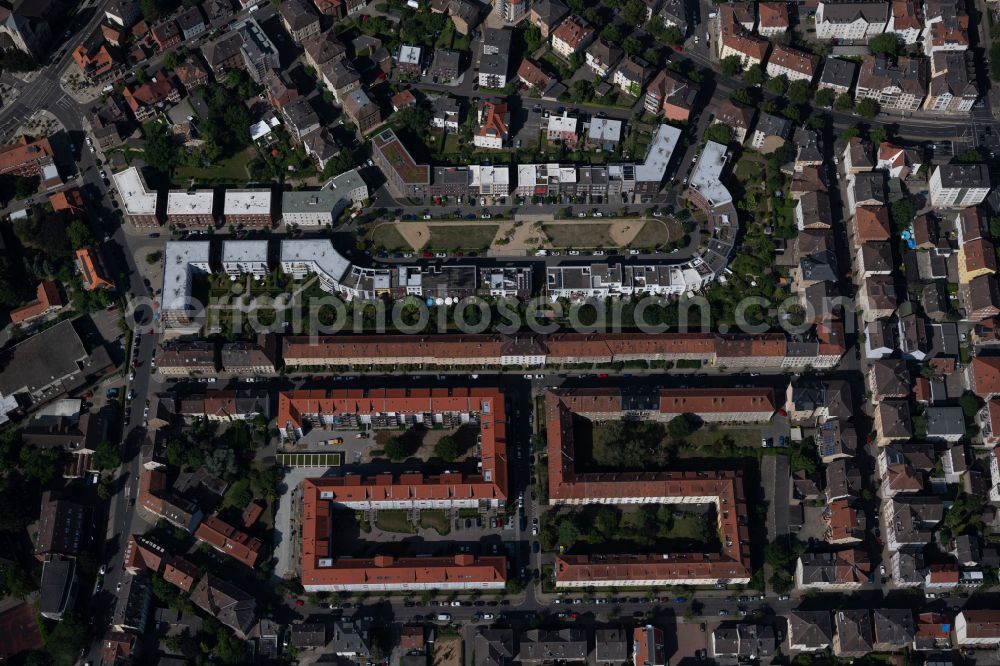 Aerial photograph Braunschweig - Residential area of the multi-family house settlement in Brunswick in the state Lower Saxony, Germany