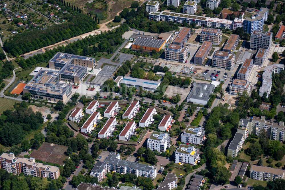 Braunschweig from the bird's eye view: Residential area of the multi-family house settlement in Brunswick in the state Lower Saxony, Germany