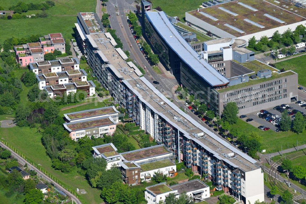 Dresden from above - Residential area of a multi-family house settlement along the street An der Flutrinne in Dresden in the state Saxony