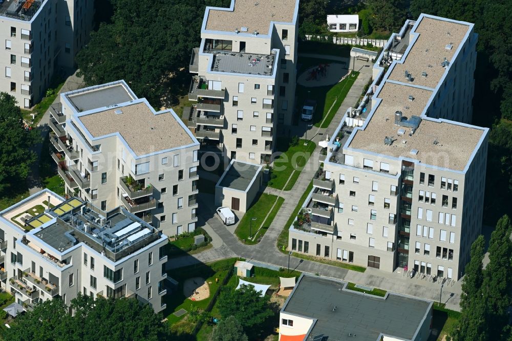 Berlin from above - Residential area of the multi-family house settlement on Carlsgarten in the district Karlshorst in Berlin, Germany