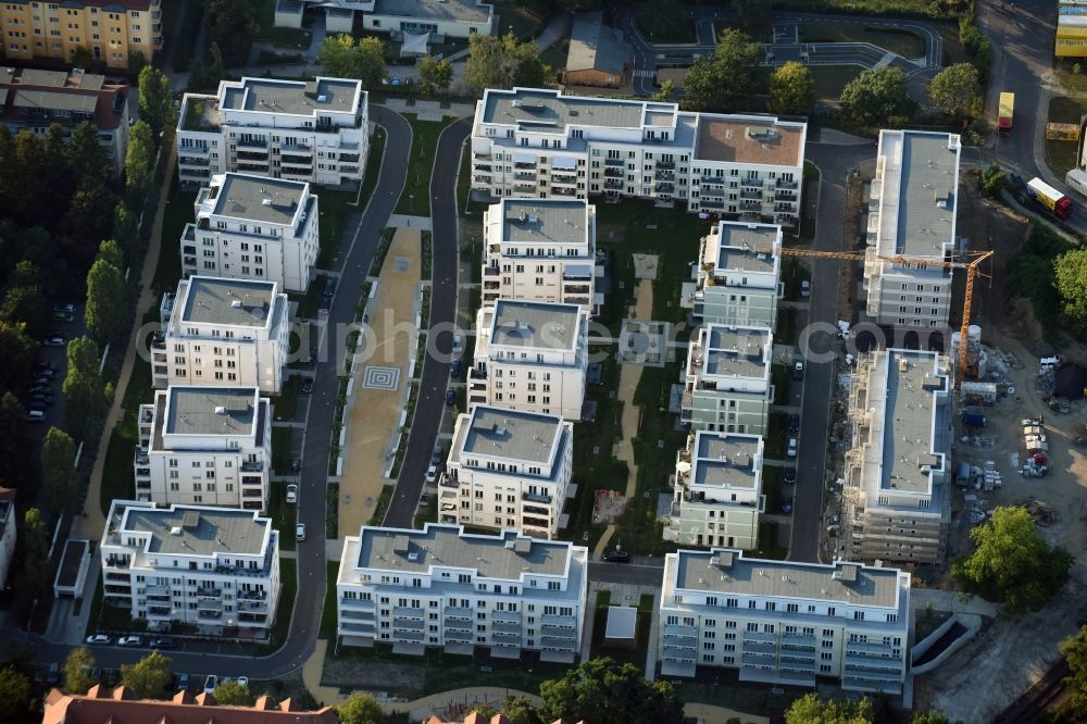 Berlin from the bird's eye view: Residential area of the multi-family house settlement Cedelia Quartier on Dahlemer Weg - Biesheimring - Robert-W.-Kempner-Strasse - Lutterbacher Strasse in the district Zehlendorf in Berlin, Germany