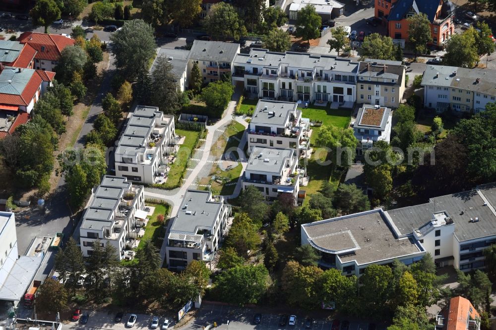 Aerial image Berlin - Residential area of the multi-family house settlement on Charlottenburger Strasse in the district Zehlendorf in Berlin, Germany