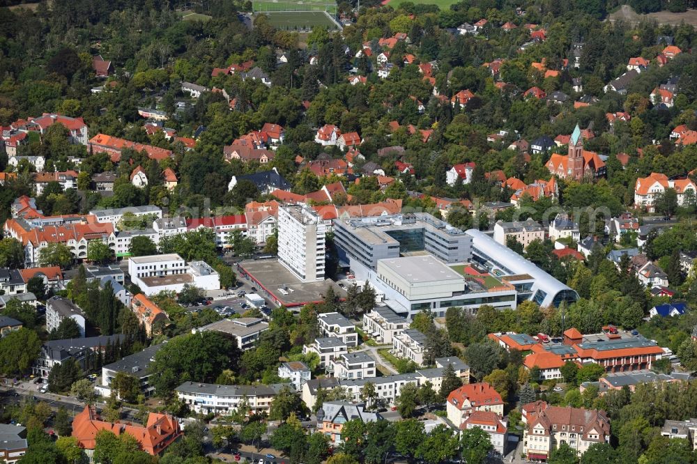 Berlin from the bird's eye view: Residential area of the multi-family house settlement on Charlottenburger Strasse in the district Zehlendorf in Berlin, Germany