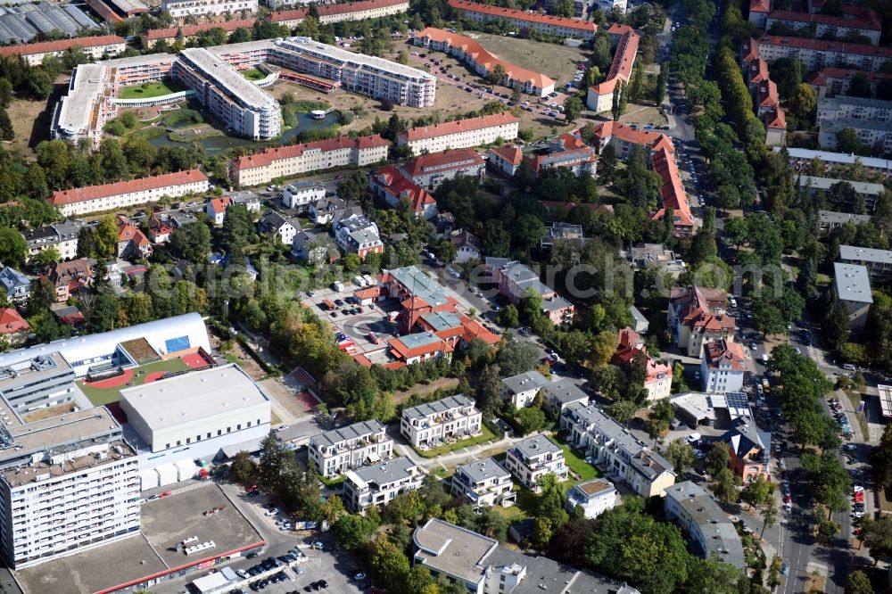 Aerial photograph Berlin - Residential area of the multi-family house settlement on Charlottenburger Strasse in the district Zehlendorf in Berlin, Germany