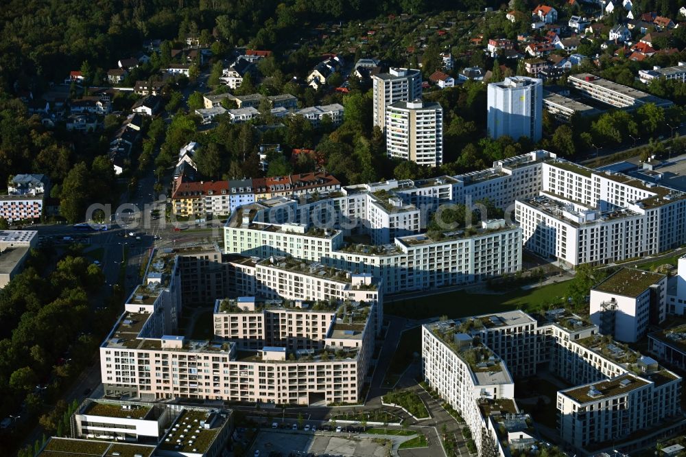 Aerial photograph München - Residential area of the multi-family house settlement Christel-Kuepper-Platz - Boschetsrieder Strasse in the district Obersendling in Munich in the state Bavaria, Germany