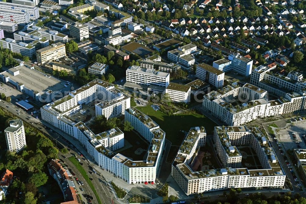 Aerial photograph München - Residential area of the multi-family house settlement Christel-Kuepper-Platz - Boschetsrieder Strasse in the district Obersendling in Munich in the state Bavaria, Germany