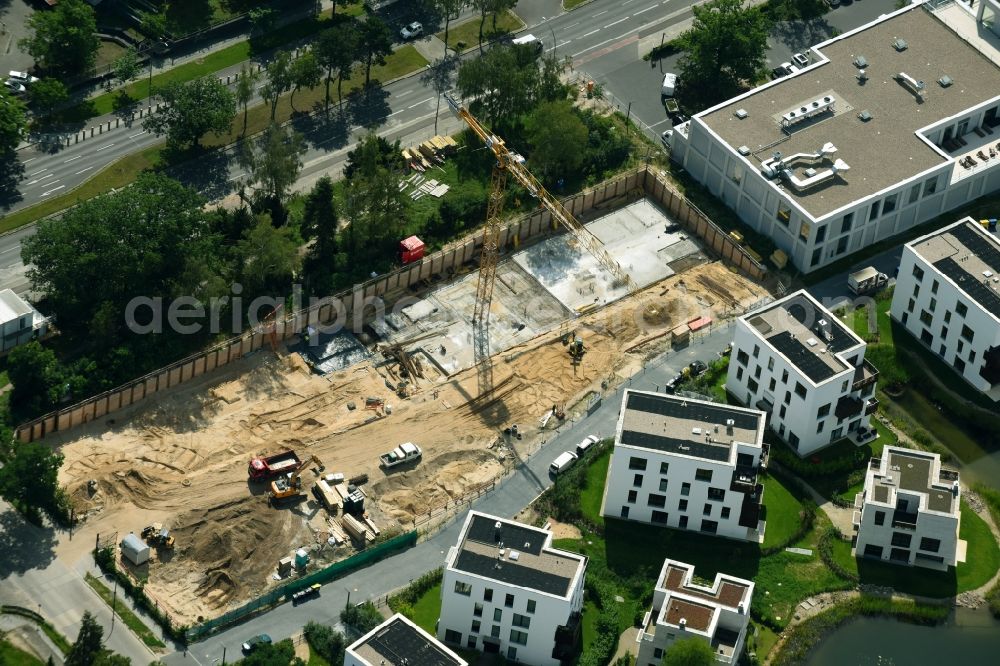 Aerial photograph Berlin - Residential area of a multi-family house settlement Clayallee - Huettenweg in the district Dahlem in Berlin, Germany